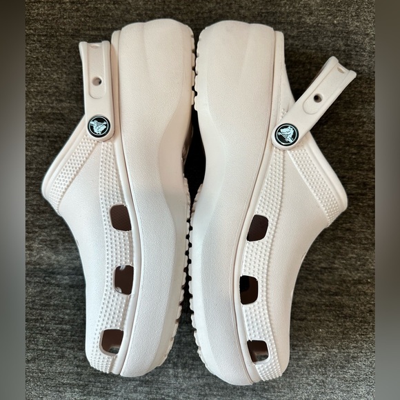 Crocs classic platform clog $60 retail - Picture 3 of 11